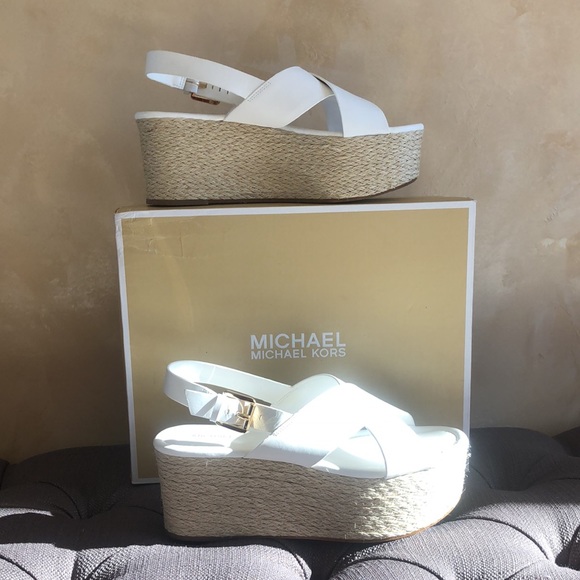 Michael Kors platform flats. Size 9M - Picture 3 of 6